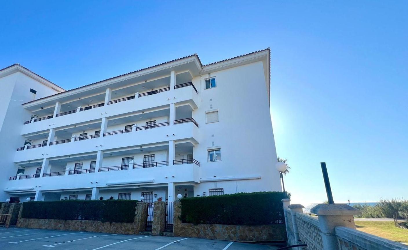Relax At Premium Beach Flat - Aldea Beach Манилва Екстериор снимка